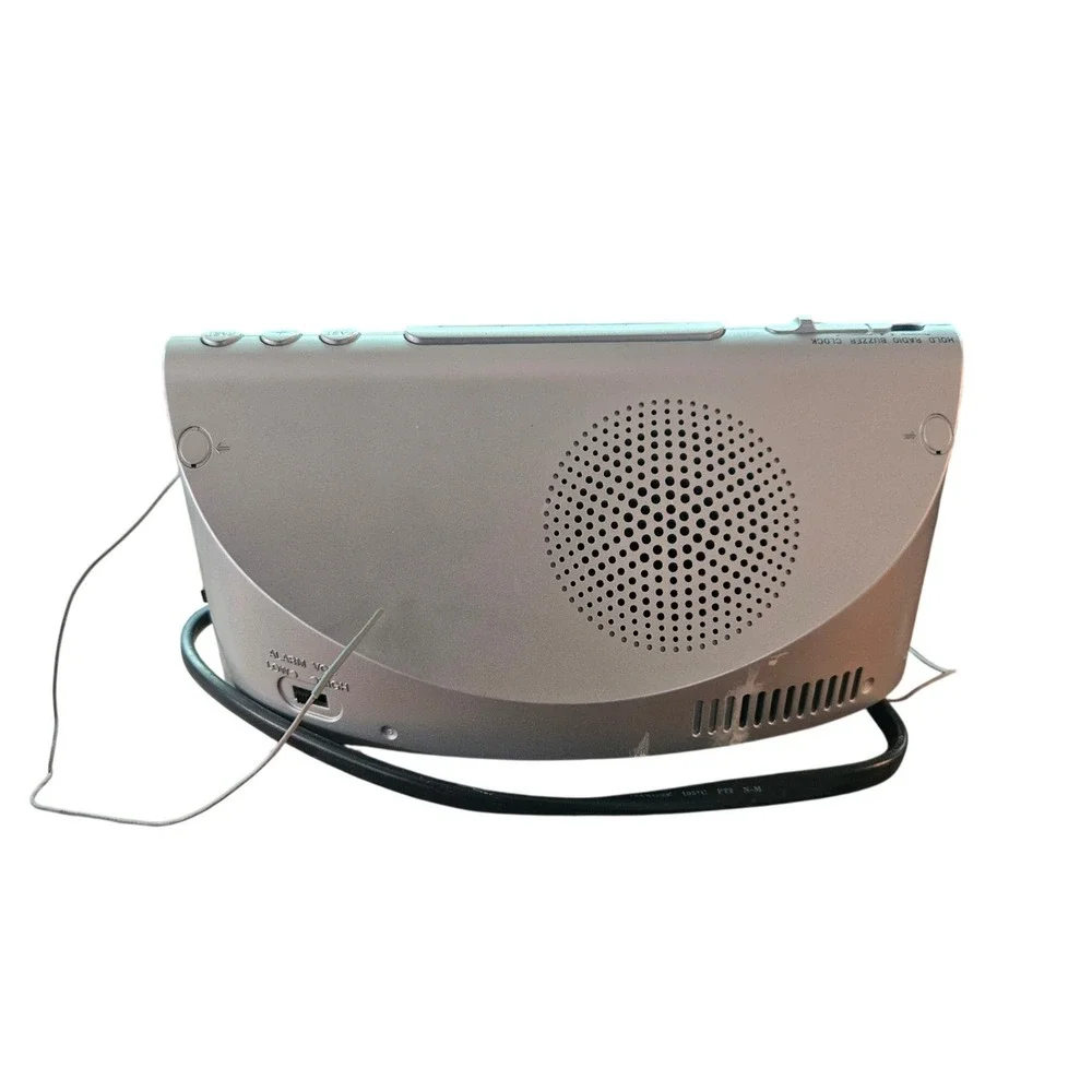 Sony Dream Machine ICF-C492 AM/FM Alarm Clock Radio Silver Green LED Display